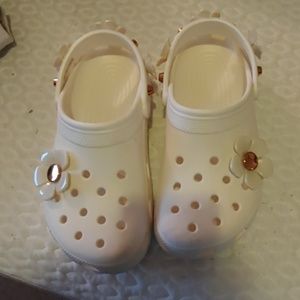 Woman size 9 white with gold metallic blooms